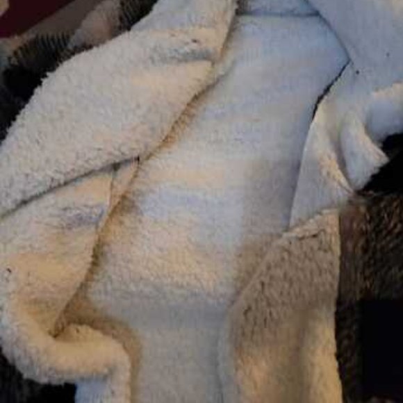 CASUAL DOLLZ RED So Soft and Cozy gingham Plaid Pr - Picture 7 of 7